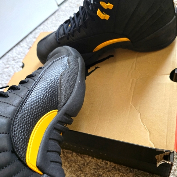 jordan retro 12 men's yellow and black